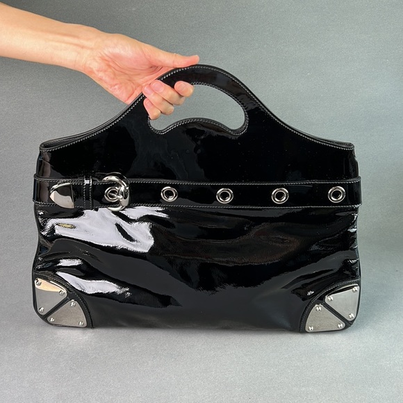 Gucci top handle clutch black mirror finish silver hardware, like new - Picture 2 of 12